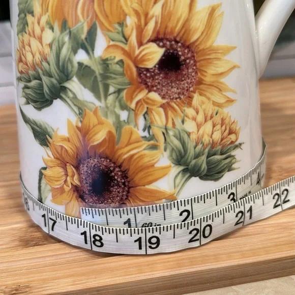 🌻Ceramic Sunflower Pitcher - Picture 3 of 3